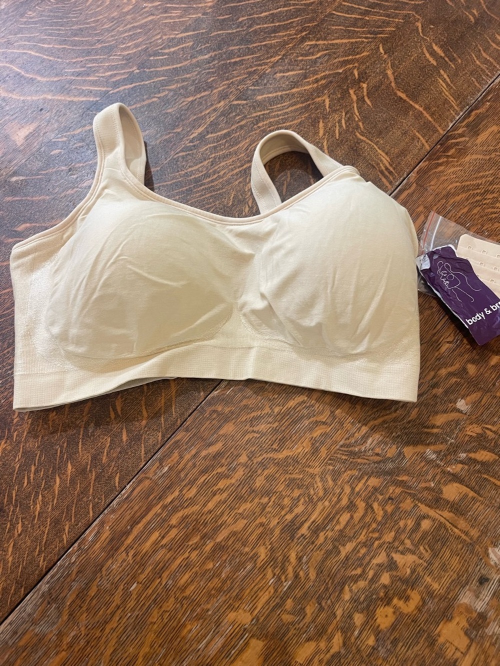 Body & bra Seamless Cream Wireless Comfort Bra – Light Support